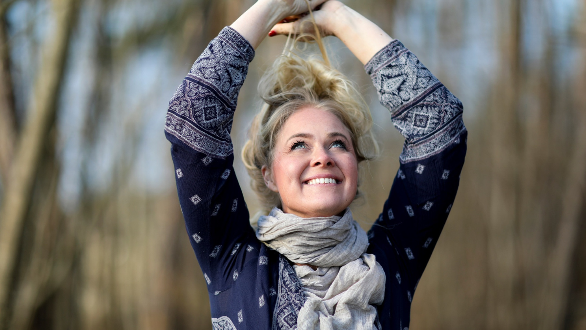 Bjørg Thorhallsdottir - Internasjonal kunstner innen grafikk, installasjoner og akttegninger. Hun er like trollbindende som kunsten sin.