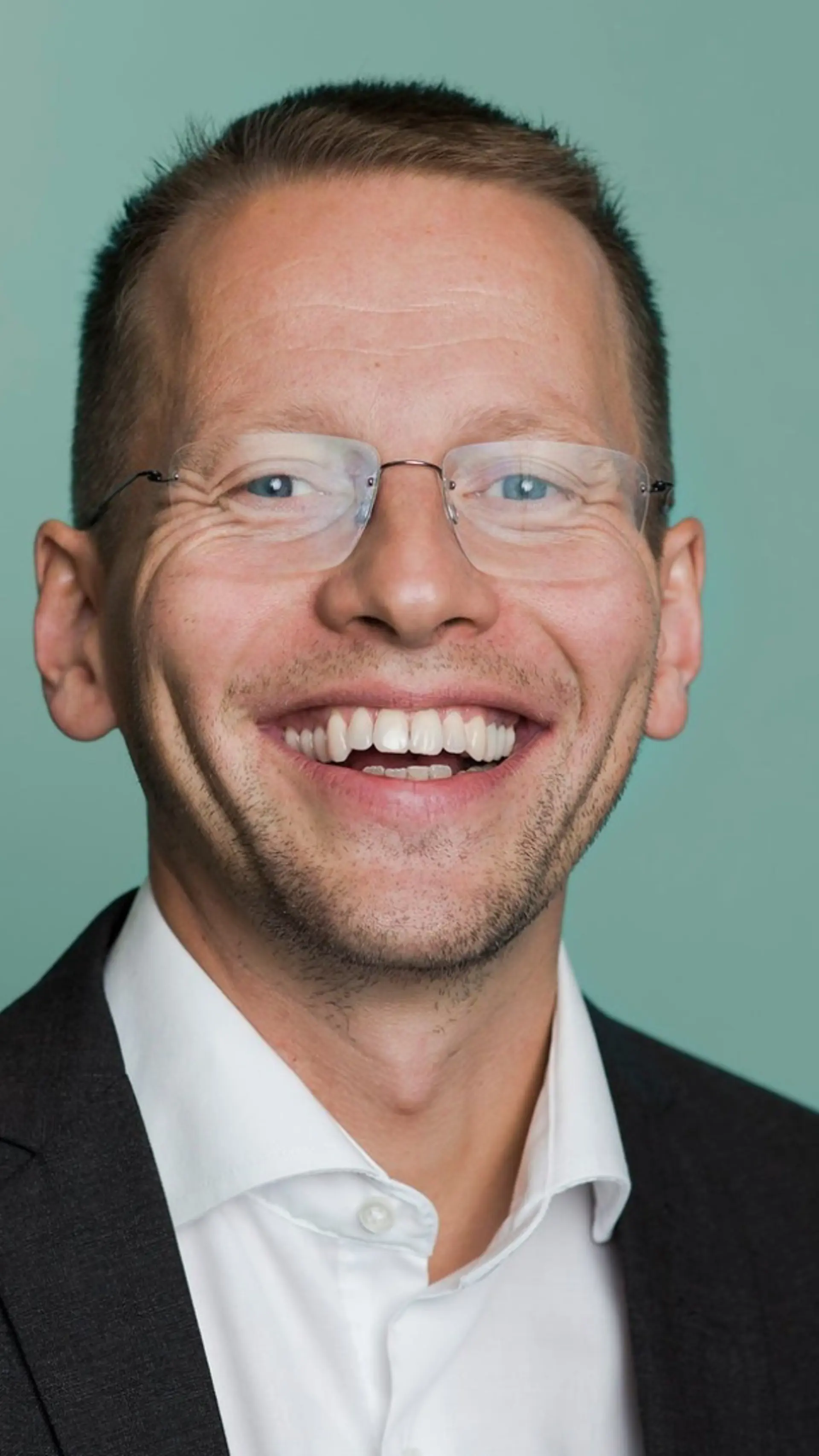 Trygve Svensson - <p>Trygve Svensson er retoriker og samfunnsdebattant som gjør store spørsmål om språk, makt og konflikt både forståelige og engasjerende.</p>