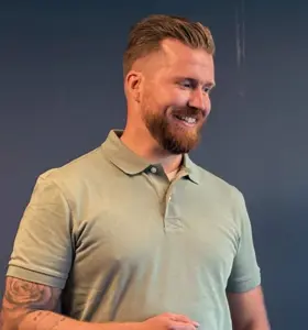 Thomas Maximillian Grøndahl - Thomas Maximillian Grøndahl viser hvordan kultur, samarbeid og kundeopplevelse skaper lojale kunder, sterke team og resultater som varer.