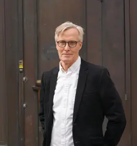 Bjørn Markussen - Bjørn Markussen holder foredrag om negativ sosial kontroll, trosfrihet og individets rett til å leve fritt – basert på bok, journalistikk og samfunnsdebatt.