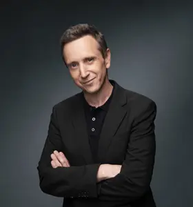 Torstein Bae - Torstein Bae gjør komplekse tema forståelige gjennom strategi, sjakk og beslutningstaking – formidlet med varme og presisjon.