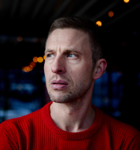 Anders Danielsen Lie - Anders Danielsen Lie holder foredrag om prestasjon, helse og samfunn – med unik innsikt fra kunst, medisin og offentlig debatt.