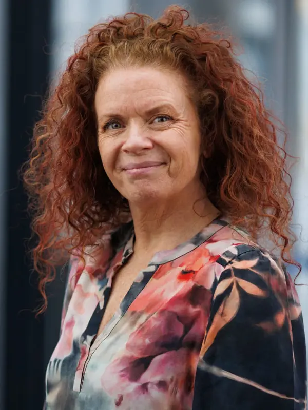 Nina Nakling