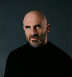 Arben Bala - Arben Bala deler en sterk historie om kriminalitet, valg og håp – et foredrag som treffer ungdom og voksne med ærlighet og kraft.