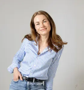 Cecilie Eriksrud - Cecilie Eriksrud gir ledere konkrete verktøy for å forstå Generasjon Z og lykkes med kommunikasjon og kultur.