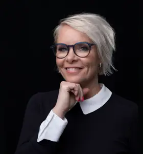 Mia Törnblom - Unik formidler og en inspirerende foredragsholder som snakker om personlig ledelse, mental trening og motivasjon.